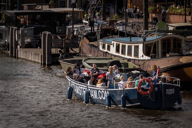 Amsterdam Canal Cruise with Live guide & Two drinks - Central St. - Finding the boat at Stationsplein 24 (and avoiding the most common hiccup)
