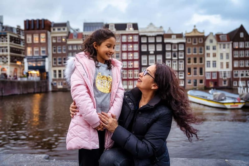 Amsterdam Canals Photoshoot: Private Solo, Family or Couples - Price and value: $125 per group up to 4 people