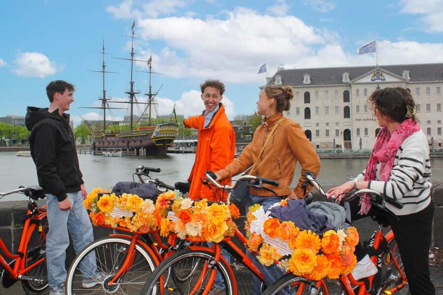 Amsterdam: Cheese Tasting, Windmill & Countryside Bike Tour - Getting There: Starting at Nieuwezijds Voorburgwal 101