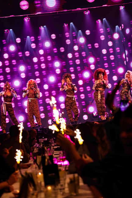 Amsterdam: "Chèri Chèri" - Biggest Drag Show in Europe Entry - Picking your ticket: seating options and the table reality
