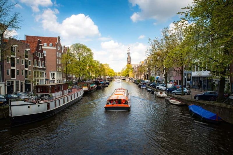 Amsterdam: City Card with Free Entrance & Public Transport - Canal cruise and 24-hour bike rental: best ways to use both