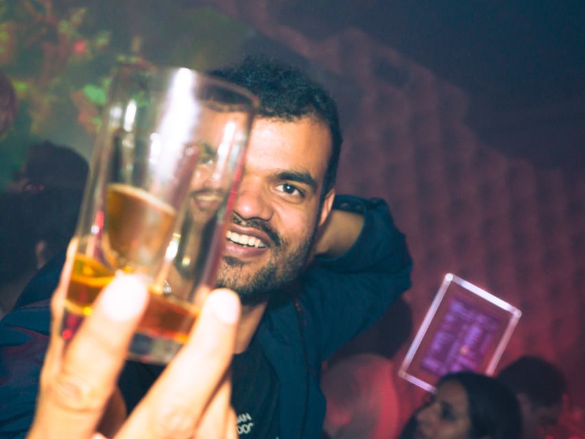 Amsterdam: City Center Bar Crawl and Nightlife Experience - Dress code and door rules: the stuff that can stop you