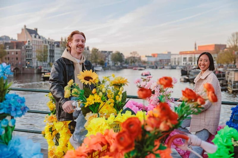 Amsterdam: City Centre, Guided Bike Tour on Flower Bikes - The Jordaan stop: canals, courtyards, and that postcard feel