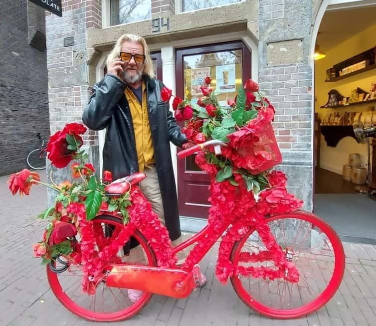 Amsterdam: City Centre, Guided Bike Tour on Flower Bikes - Tour pace, group size, and bike comfort (so you don’t suffer)