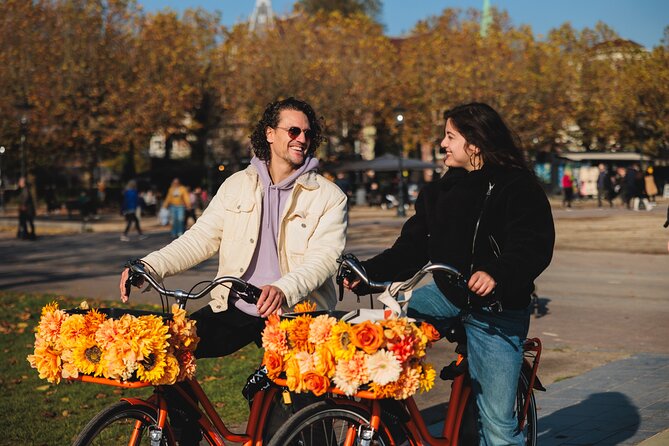Amsterdam City Top Highlights Guided Bike Tour - Meeting point at Nieuwezijds Voorburgwal: get your bike fit right away