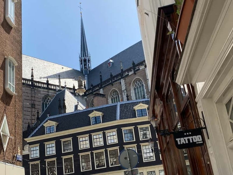 Amsterdam: City Tour in German - Historic Buildings, Street Art, and the Amsterdam Building Style