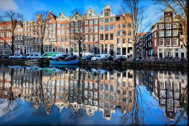 Amsterdam: City Tour in German - Life in Amsterdam, Past and Present: The “Insider Perspective” Piece