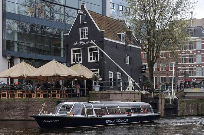 Amsterdam Classic Canal Cruise with Live Guide - Who should book this cruise, and who might want a different plan