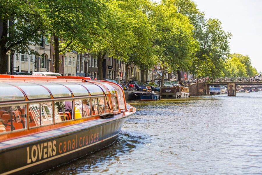 Amsterdam Combo: Madame Tussauds and Canal Cruise - Staff energy and comfort: what you should realistically expect