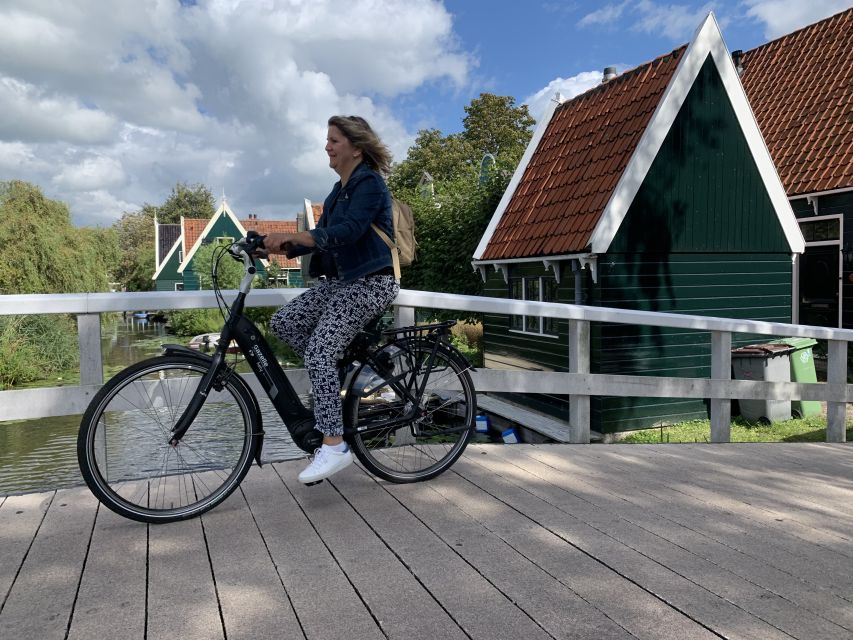 Amsterdam: Countryside Bike Tour and Zaanse Schans Windmills - Clog maker demonstration: the craft you can watch