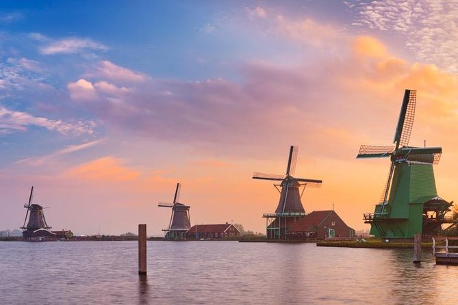 Amsterdam countryside tour by car - Het Jonge Schaap in Zaandam: the working windmill sawmill moment