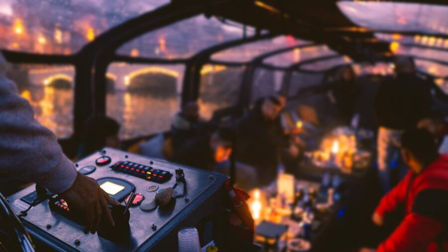 Amsterdam: Covered Canal Booze Cruise with Unlimited Drinks - Boarding choices: Amstel 178 vs Oudezijds Voorburgwal 230 and how you’ll feel it