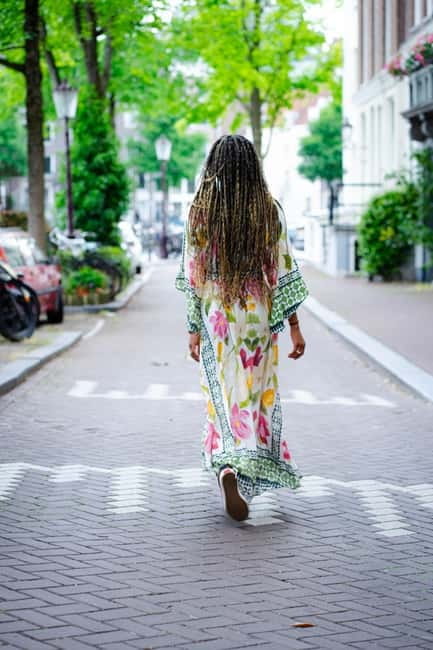 Amsterdam: Customizable Photography Tour with 9-10 Photos - The walking plan: romantic canals, alleyways, and photo-ready corners