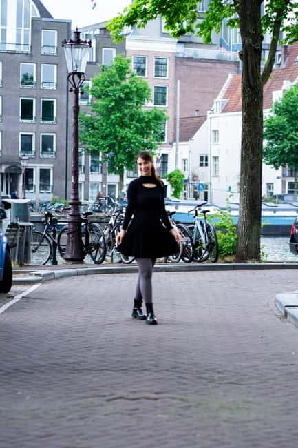 Amsterdam: Customizable Photography Tour with 9-10 Photos - Meeting by Waterlooplein: how the session starts