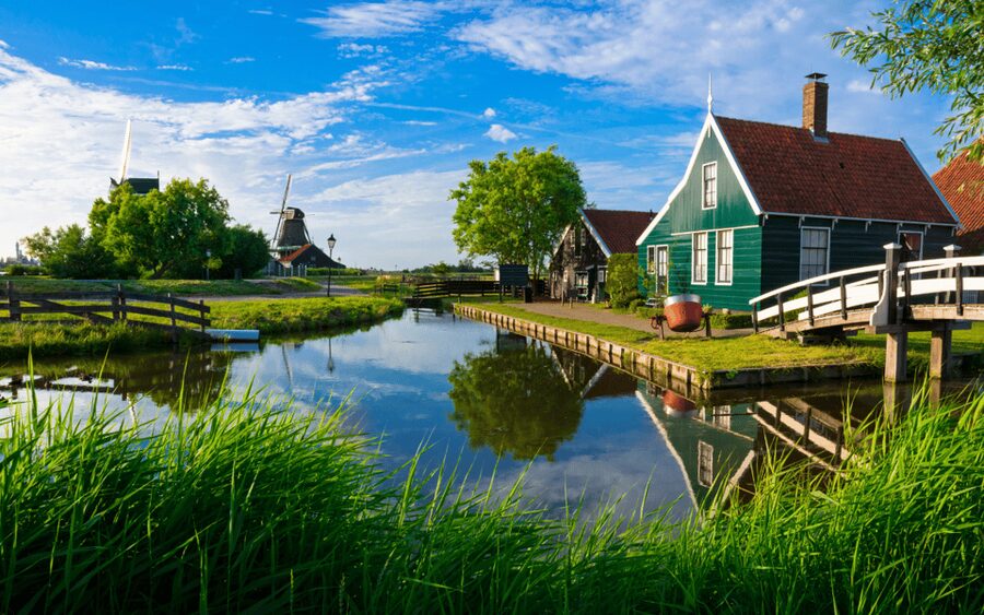 Amsterdam: Day Tour Keukenhof and Zaanse Schans Windmills - Price and value: what $72 gets you and what might cost extra