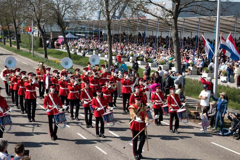 Amsterdam: Day Trip to Flower Parade & Keukenhof on April 18 - Flower Parade seats: why they matter more than you think