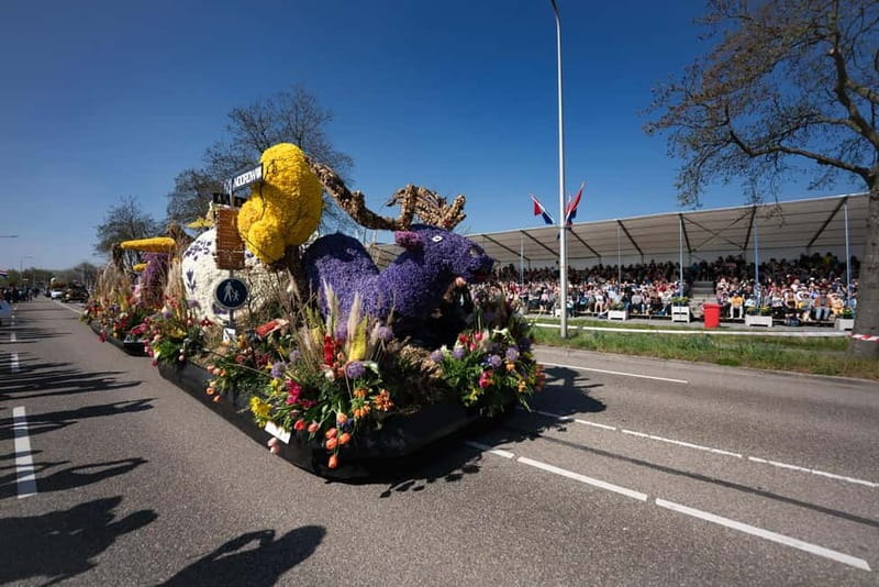 Amsterdam: Day Trip to Flower Parade & Keukenhof on April 18 - The Flower Parade: what you’re actually seeing