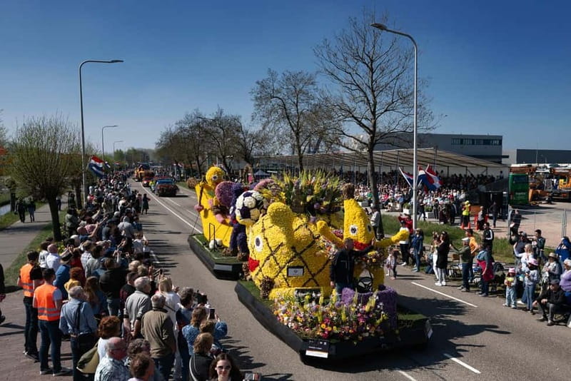 Amsterdam: Day Trip to Flower Parade & Keukenhof on April 18 - Keukenhof Gardens in the afternoon: time you can control