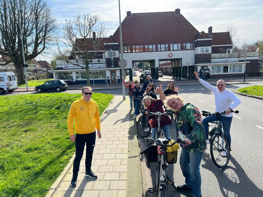 Amsterdam: Dutch Countryside E-Bike with Cheese & Clogs - Broek in Waterland: a tiny town stop that actually feels like a place