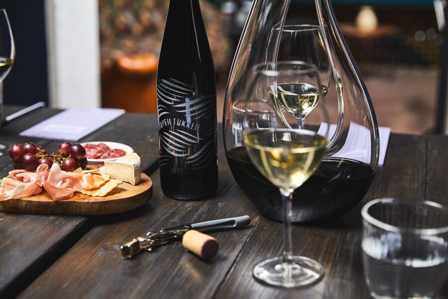 Amsterdam: Dutch Wine Tasting with Sommelier - The Food Pairing: Brothers Niemeijer Baguette and On-Site Bites