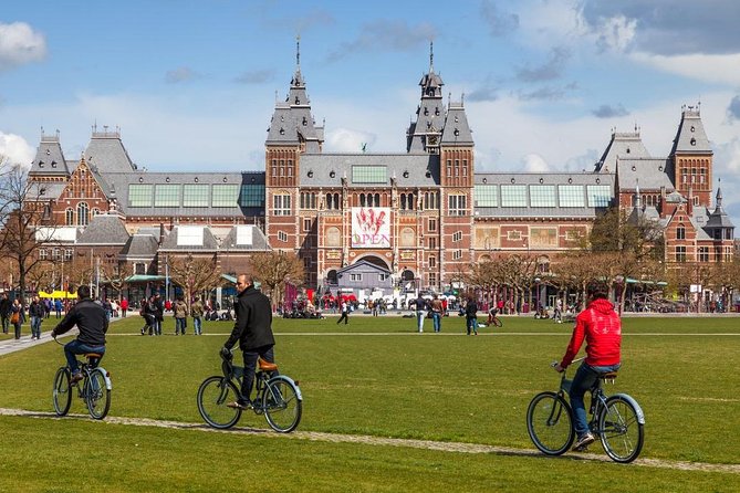 Amsterdam: E-Bike Sightseeing Tour - Getting back to base: wrap-up and that small taste of comfort
