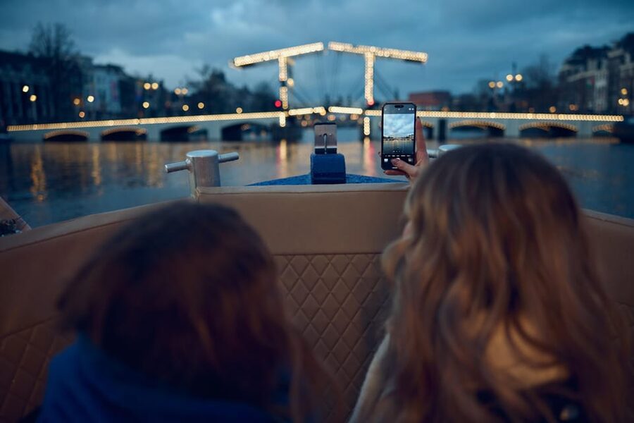 Amsterdam: Evening Candle Light Cruise With Wine & Cheese - Drinks and Dutch cheese: what the add-ons really do for value