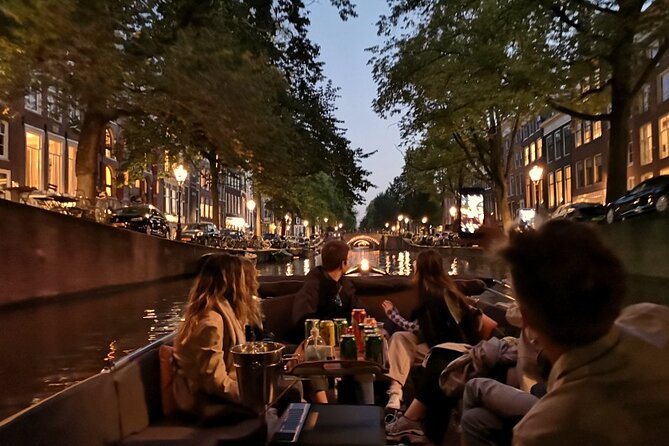 Amsterdam Evening Cruise in Small Group - UNESCO Canal Belt: Singel to Prinsengracht in a way that feels personal
