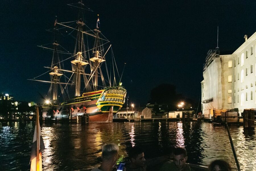Amsterdam: Evening Cruise with Optional Wine and Snacks - Who Should Book This Evening Cruise (and Who Might Not)