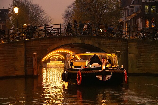 Amsterdam Evening (Sunset) Canal Cruise with optional drinks - Skipper commentary: asking questions without losing the mood