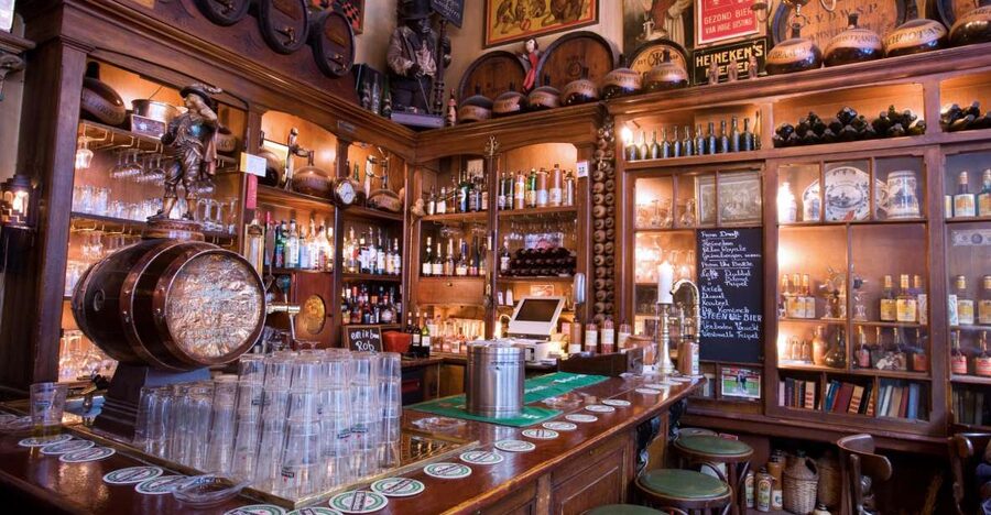 Amsterdam: Exclusive Red Light District Tour and Drink - Oude Kerk and the Old-Town Backdrop You’ll Appreciate Later