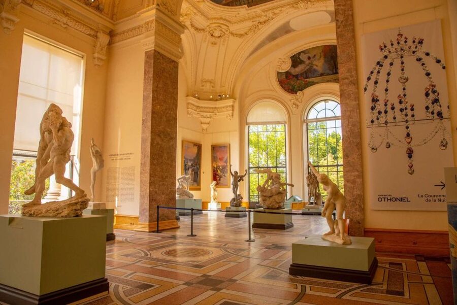 Amsterdam Family Friendly Historical Walking Tour - Key highlights at a glance