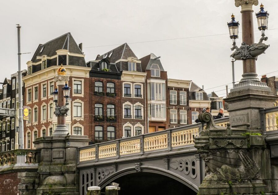 Amsterdam: German Canal Cruise with Unlimited Drinks Option - Quick practical notes so your hour goes smoothly