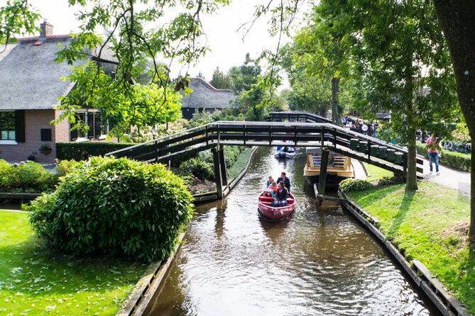 Amsterdam: Giethoorn Tour Scenic Cruise, Cheese & Free Time - Key highlights worth showing up for