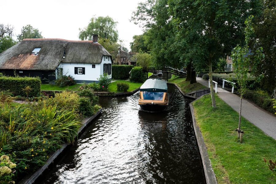 Amsterdam: Giethoorn Tour Scenic Cruise, Cheese & Free Time - Value check: is $75 a smart deal for this day format?