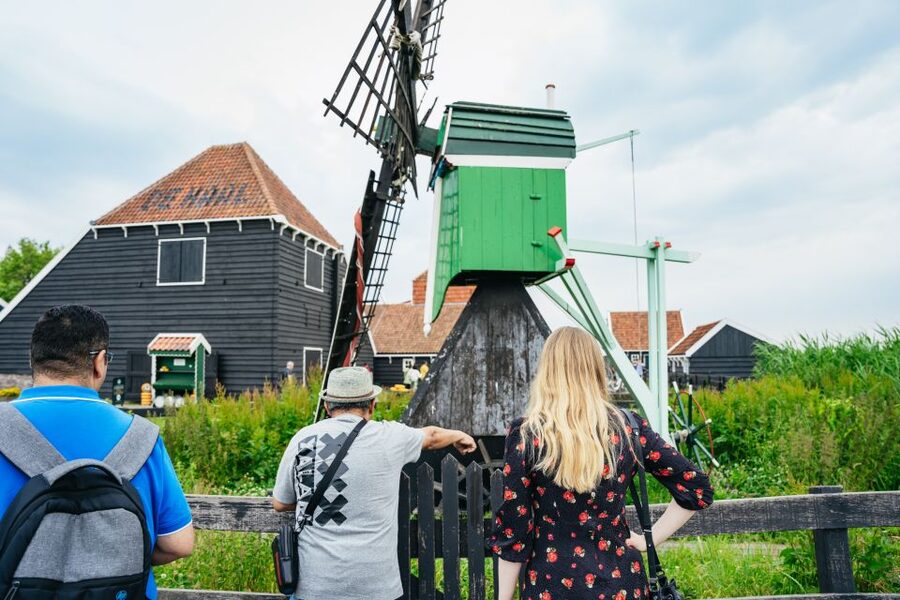 Amsterdam: Giethoorn, Volendam, and Zaanse Schans Tour - Your Guide: Why People Keep Mentioning the Same Strengths