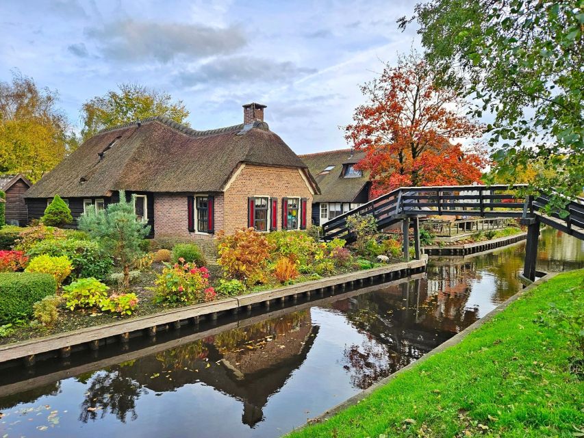 Amsterdam: Giethoorn, Zaandam & Zaanse Schans Tour w/ Pickup - World of Windmills Photo Stop: A Small Stop With Big Picture Payoff