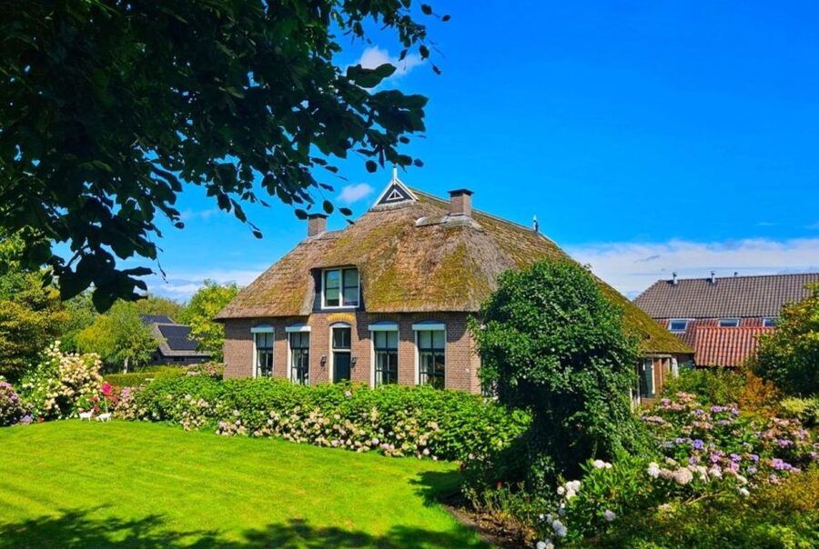 Amsterdam: Giethoorn, Zaandam & Zaanse Schans Tour w/ Pickup - Pickup from DoubleTree by Hilton: Smooth Start, Real-Time Control