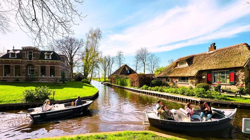 Amsterdam: Giethoorn & Zaanse Schans Small Group Day Trip - Should you book this Amsterdam to Giethoorn and Zaanse Schans day trip?