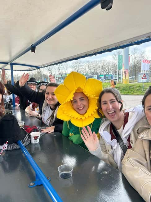 Amsterdam: Guided Beer Bike or Prosecco Bike Tour - Key things that make this bike tour worth your time