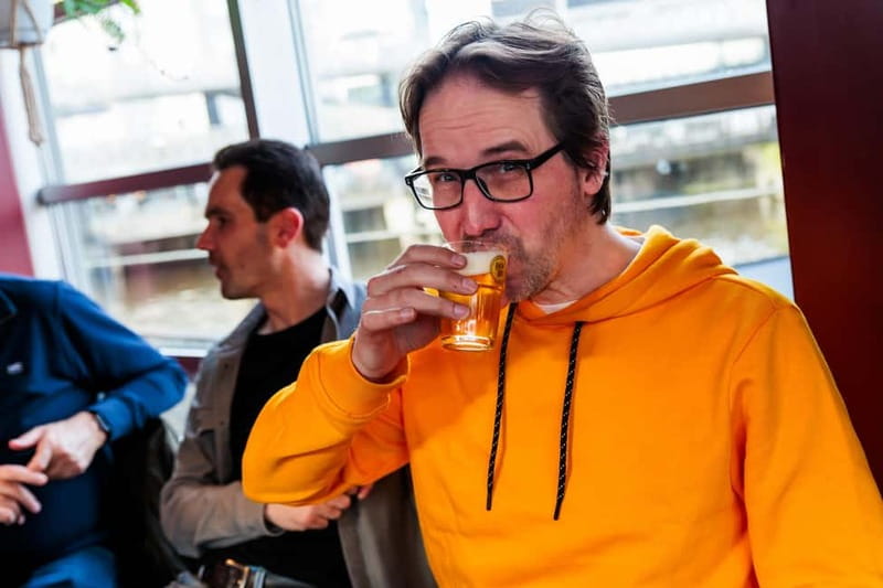 Amsterdam: Guided Craft Beer Tasting with cheese and snacks - The Tasting Flow: How the 1-Hour Experience Feels