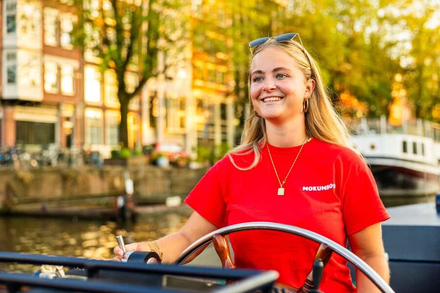 Amsterdam: Guided Open Boat Cruise Unlimited Drinks Option - Who This Cruise Is Best For (and Who Should Skip It)