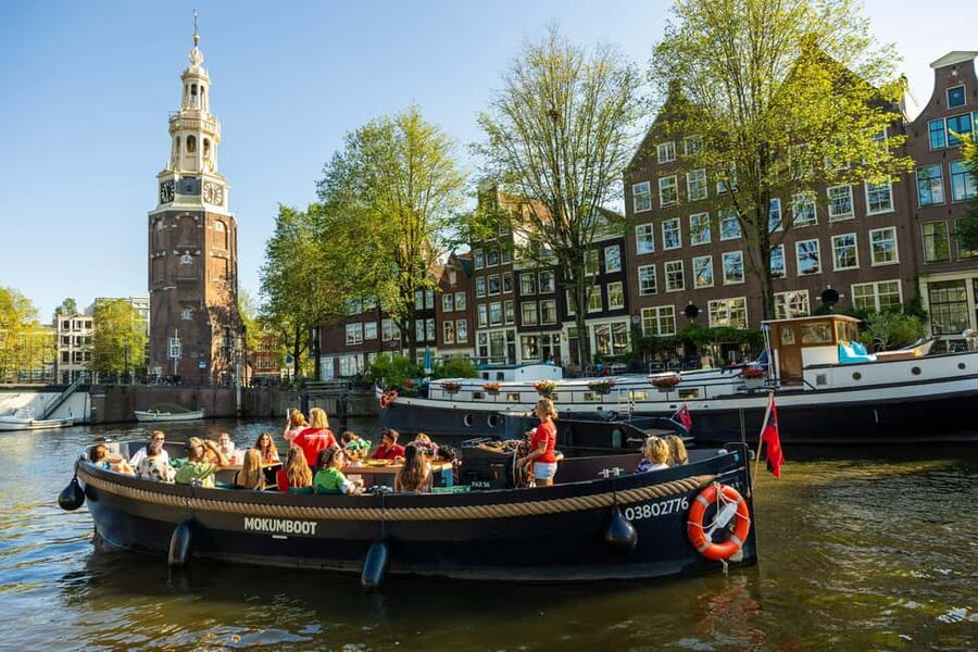 Amsterdam: Guided Open Boat Cruise Unlimited Drinks Option - The Canal Route: Your Photo-Stop Walkthrough From Central to the Jewish Cultural Area