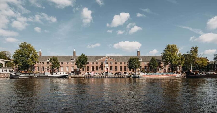 Amsterdam: H'ART Museum Entry Ticket - Inside the Amstelhof: a 17th-century frame for modern art talks