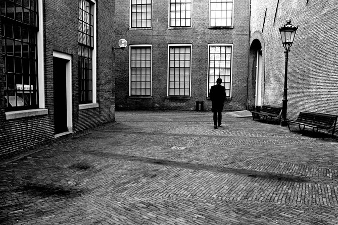 Amsterdam: Haunted History and Ghost Walking Tour - Key highlights you’ll feel right away