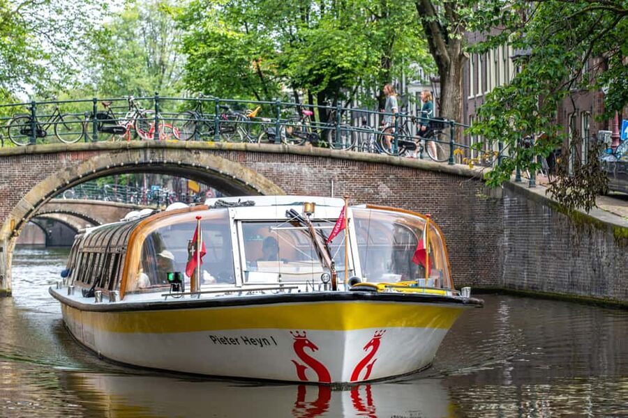 Amsterdam: Heated Canal Cruise Including Audioguide - What you’ll actually enjoy on board