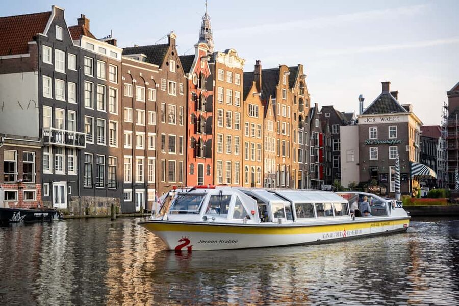 Amsterdam: Heated Canal Cruise Including Audioguide - Heated Amsterdam Canal Cruise: why this beats another walk