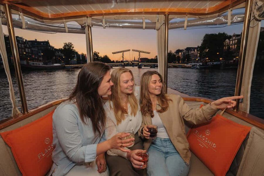 Amsterdam: Heated Canal Cruise with Unlimited Drinks & Bite - Key Points You’ll Care About