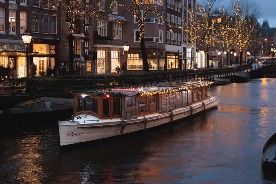 Amsterdam: Heated Canal Cruise with Unlimited Drinks & Bite - Electric Canals, Real-World Comfort (and Why It Works)