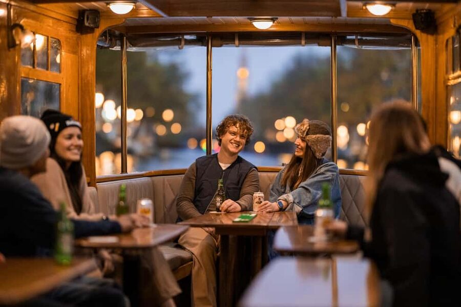 Amsterdam: Heated Canal Cruise with Unlimited Drinks & Bite - The Route in Plain English: From Museum Quarter Views to Canal Icons