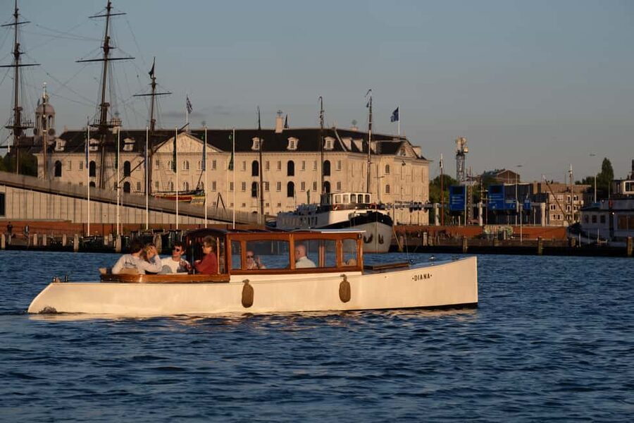 Amsterdam: Hidden Gems Canal Cruise - Finding the Boat: What “Large Wooden Dock” Means in Practice